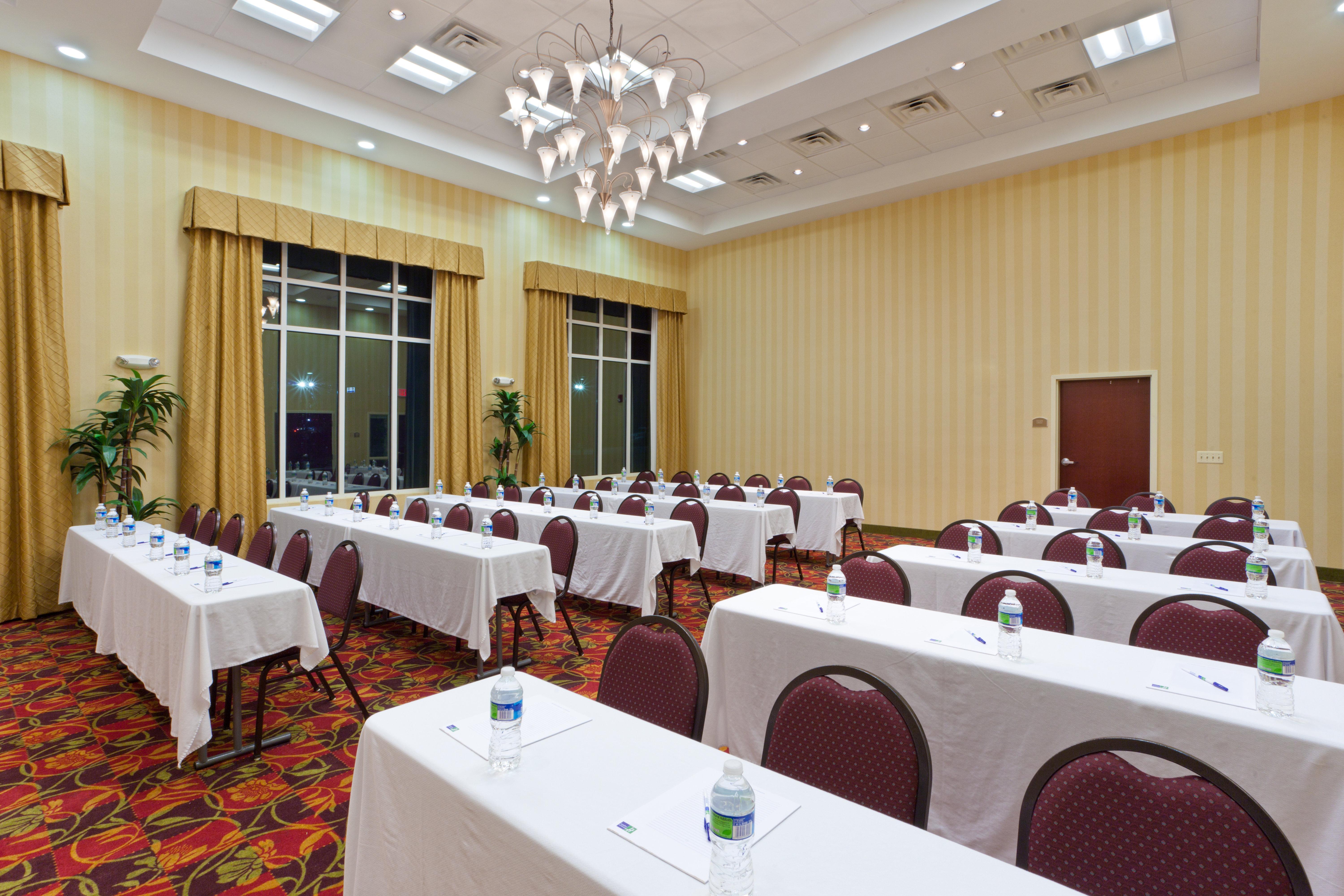 Holiday Inn Express Woodstock-Shenandoah Valley By Ihg Luaran gambar
